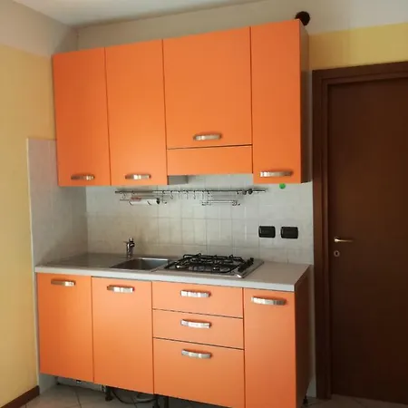 - Via Daste E Spalenga 5 ベルガモ